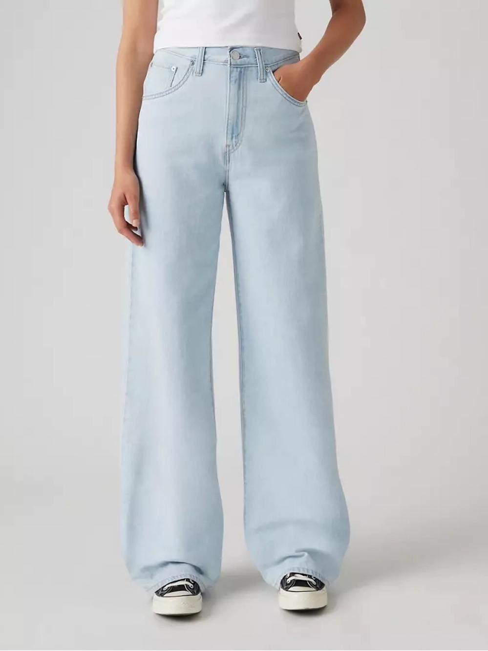 Levi’s Cinch Baggy Jeans in Light Wash Size 27